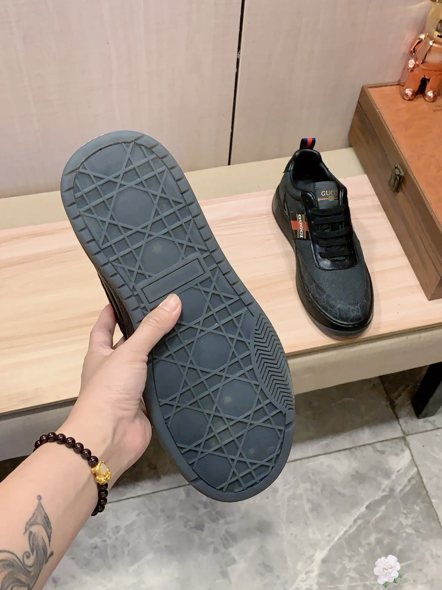 Men's Men's Shoes💰442💰💰🎩🎩[Lightning][Lightning] "Gucci*" The latest and most popular casual shoes, top brand [seduce] luxury~purchase, top~quality. [Strong] The upper is made of imported breathable cowhide with material ➕ breathable sheepskin lining (•) and fine workmanship. The original stylish and stylish soft rubber wear-resistant and non-slip outsole is light and comfortable on the feet. The real thing looks better when photographed in person. No. 143: Code: 38-44, 45 can be customized, 4️⃣ colors are available